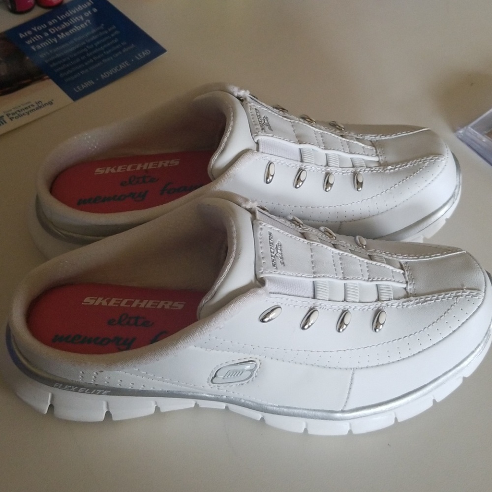 Sketchers sliders white elite memory foam